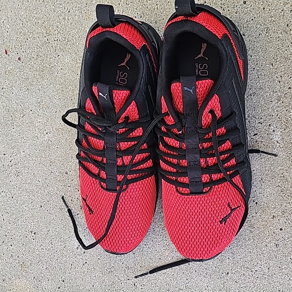 Puma Mens size 9.5